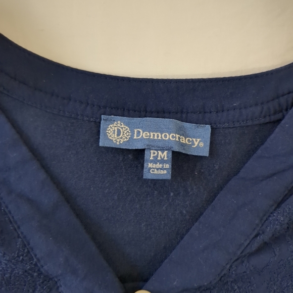 Democracy women's navy blue pullover blouse, size PM - Picture 7 of 12